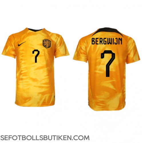 Nederländerna Steven Bergwijn #7 Replika Hemma matchkläder VM 2022 Korta ärmar